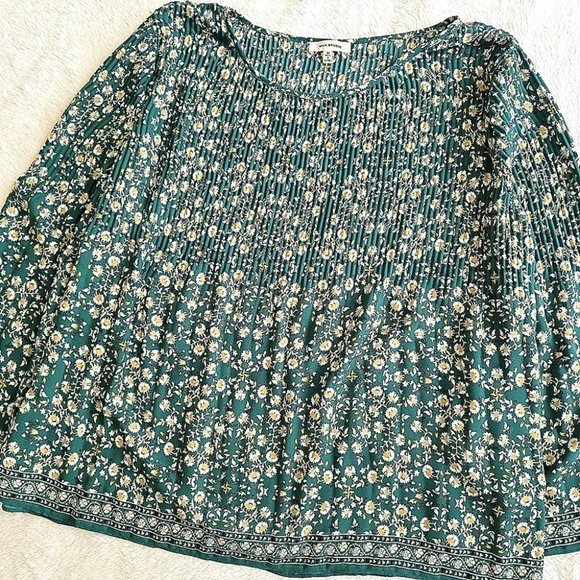 Max Studio Pleated Floral Top Size Medium - Picture 7 of 13
